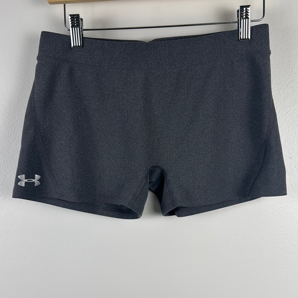 ✨3/$25✨ Under Armour Women's Gray Shorts - L